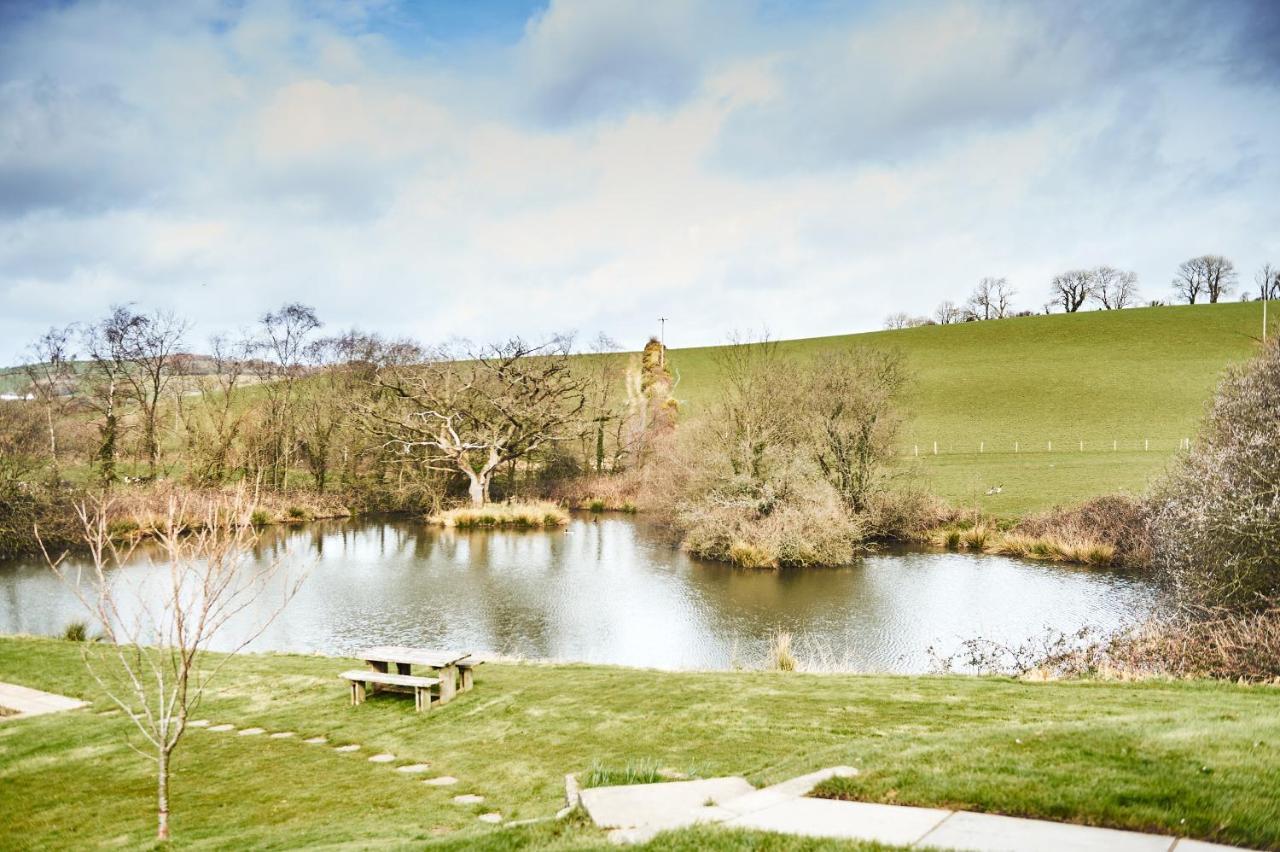Penuwch Boathouse- Lakeside Rural Cottage Ideal For Families With Indoor Heated Pool Carmarthen Exteriör bild